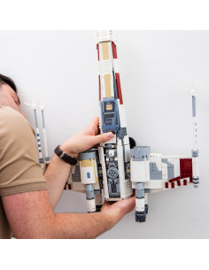 Soporte de Pared Brickify para LEGO UCS X-Wing 75355 - Exhibición Premium 2