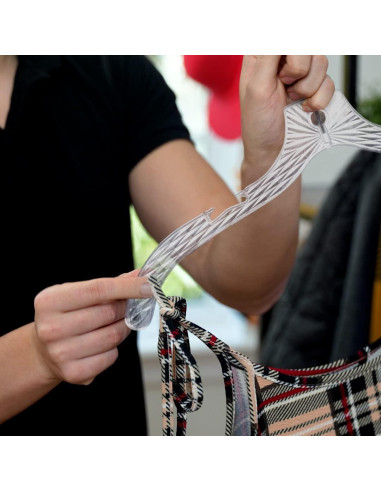 Juego de 12 Perchas de Plástico DEILSY para Ropa Transparente