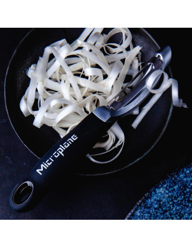 Pelador Giratorio Profesional Microplane Acero Inoxidable 18.5cm