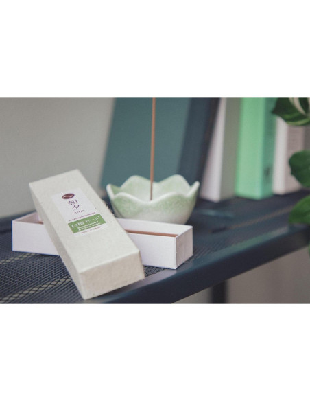 Varitas de Incienso Ahumado Asayu Japón Sándalo y Salvia 20g Varitas de Incienso Ahumado Asayu Japón Sándalo y Salvia 20g