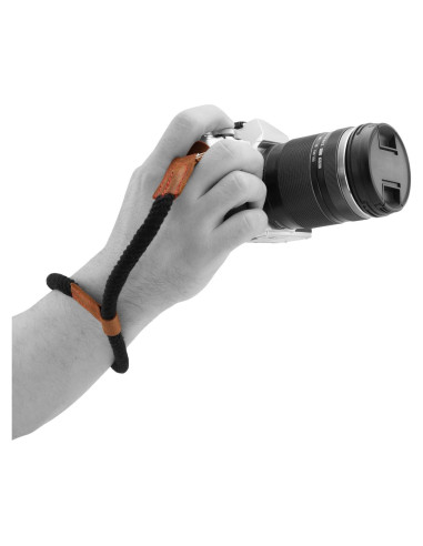 Correa de Muñeca de Cuero MegaGear - Ajustable para Cámaras DSLR SLR