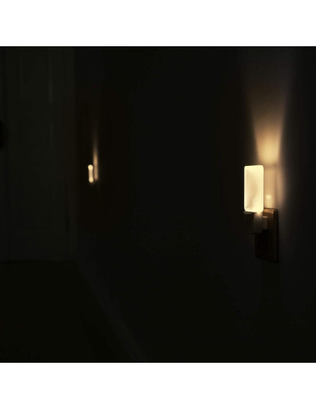 Luz Nocturna LED DEWENWILS con Sensor Crepúsculo, 4 Pzas Luz Nocturna LED DEWENWILS con Sensor Crepúsculo, 4 Pzas