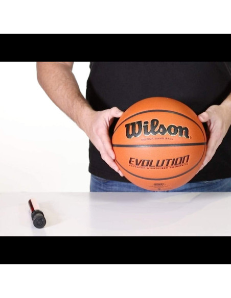 Bomba de Pelota Doble Acción Wilson NCAA 15 cm - Varios Colores Bomba de Pelota Doble Acción Wilson NCAA 15 cm - Varios Colores