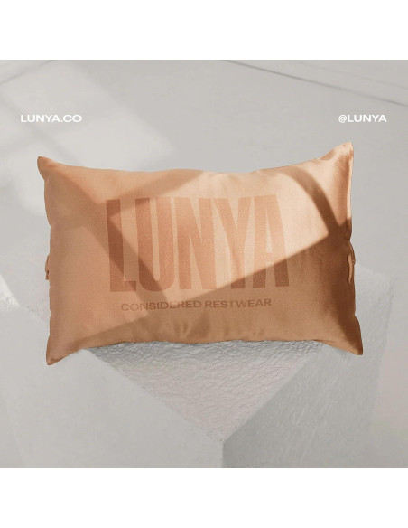 Almohada de Viaje Lunya de Seda Mulberry - Compacta y Lavable Almohada de Viaje Lunya de Seda Mulberry - Compacta y Lavable