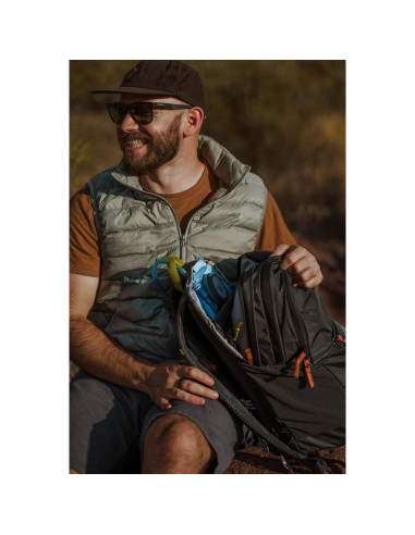 Mochila Nomad Eddie Bauer 22L con Funda para Hidratación