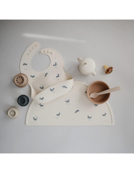 Babero de Silicona Mushie para Bebés - Ballenas, Ajustable Babero de Silicona Mushie para Bebés - Ballenas, Ajustable