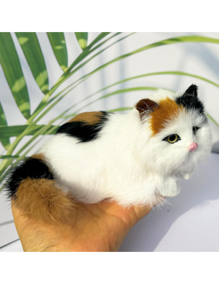 Figurita Gato Calico Bebé Realista Basuo-9Q 17.95cm Decorativa Figurita Gato Calico Bebé Realista Basuo-9Q 17.95cm Decorativa