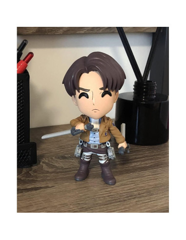 Figura de Vinilo YOUTOOZ Levi Ackerman 11.43 cm Attack on Titan
