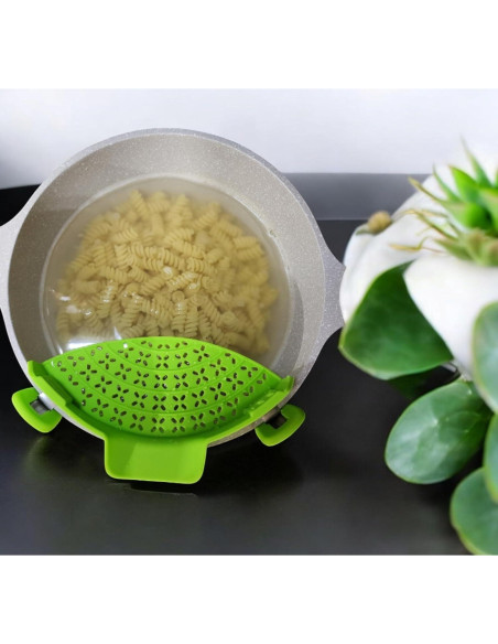 Colador de Pasta KitchenAid Clip-On Silicona Verde 23.1x12.4cm Colador de Pasta KitchenAid Clip-On Silicona Verde 23.1x12.4cm