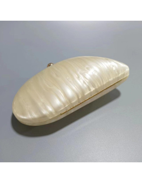 Bolso Clutch de Acrílico CUXVA en Forma de Concha Blanco Roto Bolso Clutch de Acrílico CUXVA en Forma de Concha Blanco Roto