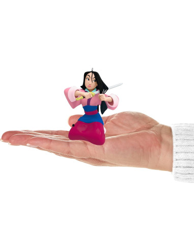 Adorno Navideño Hallmark Keepsake Mulan 2024 6.7x7.9x6.4cm