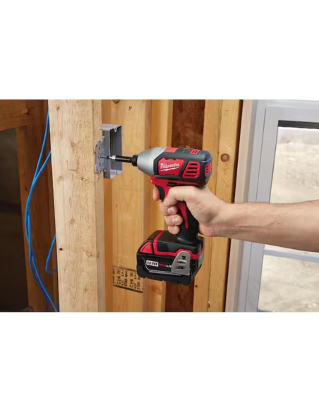 Kit Inalámbrico Milwaukee M18 7 Herramientas 18V con Baterías Kit Inalámbrico Milwaukee M18 7 Herramientas 18V con Baterías