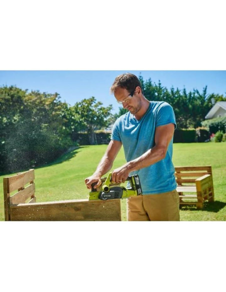 Cepillo Inalámbrico Ryobi 18V P611 8.26 cm Ancho Corte Cepillo Inalámbrico Ryobi 18V P611 8.26 cm Ancho Corte