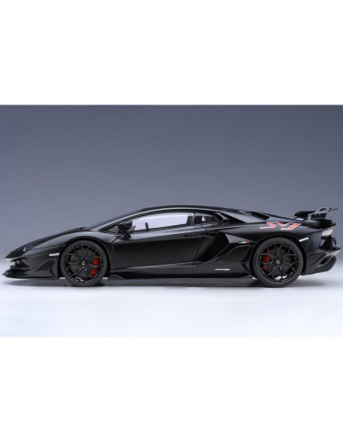 Lambo SVJ Nero Nemesis Matt Black 1/18 Autoart Modelo