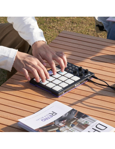 Controlador MIDI Synido TempoPAD 16 Pads Retroiluminados