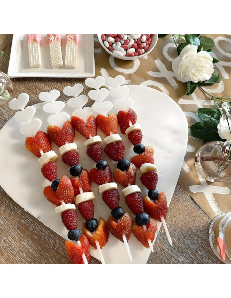 Pinchos de Corazón de Plástico Fun Express - 25 unidades 30.48 cm Pinchos de Corazón de Plástico Fun Express - 25 unidades 30.48 cm