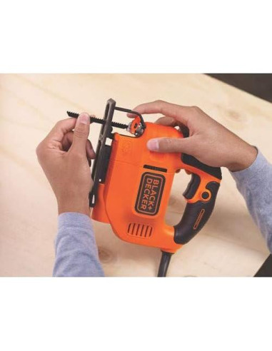 Sierra de vaivén BLACK+DECKER BDEJS300C 4.5A 3000 SPM