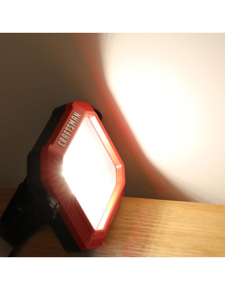 Luz de Trabajo LED CRAFTSMAN 1100 Lúmenes 4000K Portátil Luz de Trabajo LED CRAFTSMAN 1100 Lúmenes 4000K Portátil