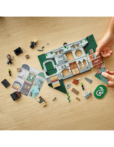 LEGO Harry Potter Bandera Slytherin 76410 con Minifiguras LEGO Harry Potter Bandera Slytherin 76410 con Minifiguras