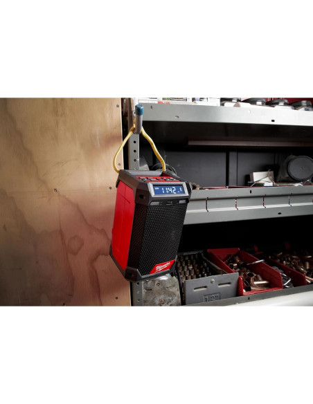 Radio Inalámbrica Milwaukee M12 + Cargador IP54 Bluetooth Radio Inalámbrica Milwaukee M12 + Cargador IP54 Bluetooth