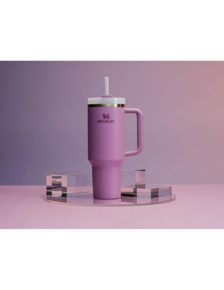 Taza Stanley Quencher H2.0 1.18 L Lila Aislada con Asa Taza Stanley Quencher H2.0 1.18 L Lila Aislada con Asa